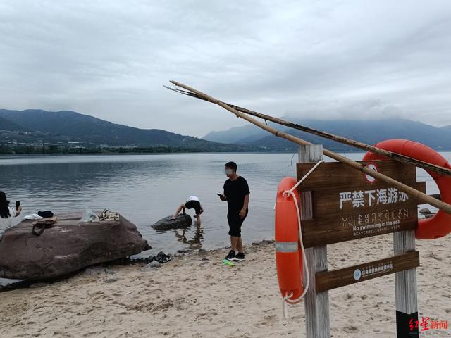 4名女孩邛海落水3人得救1人溺亡 对话救人者：对不起！尽力了，没救起她很心塞-8.jpg