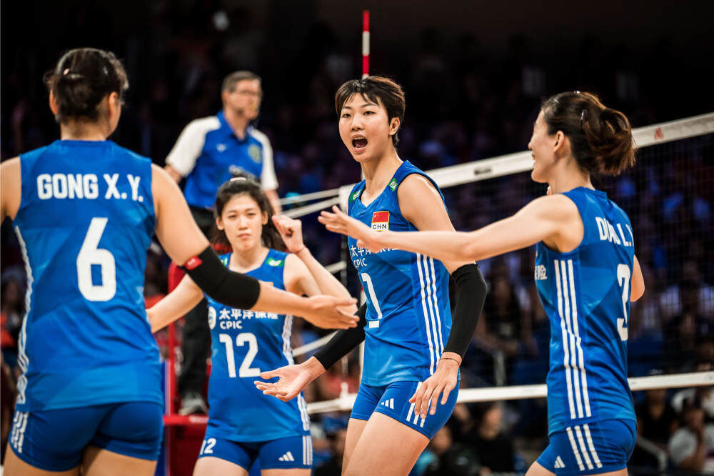 中国女排3：0战胜波兰队晋级世界女排联赛决赛-1.jpg
