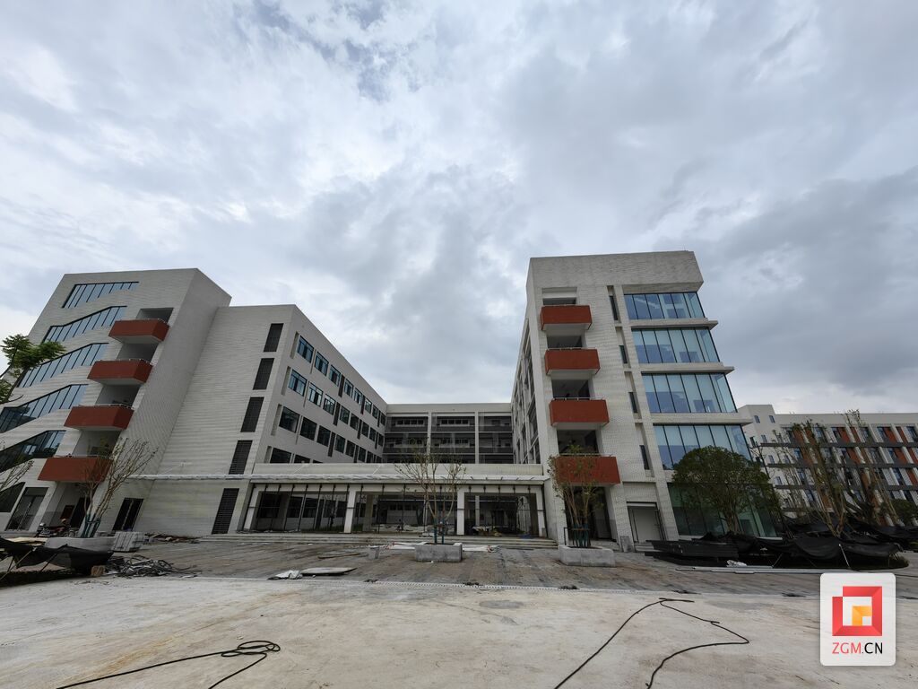 富顺一中改扩建项目完成主体工程建设-2.jpg