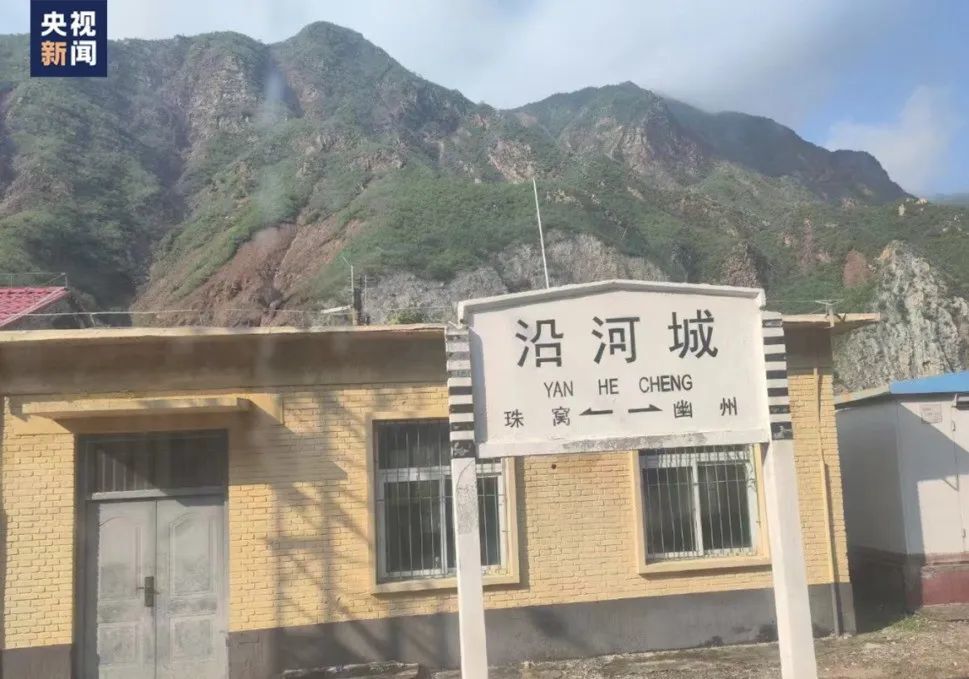 每人奖励10000元！“英雄班组”回家了-4.jpg