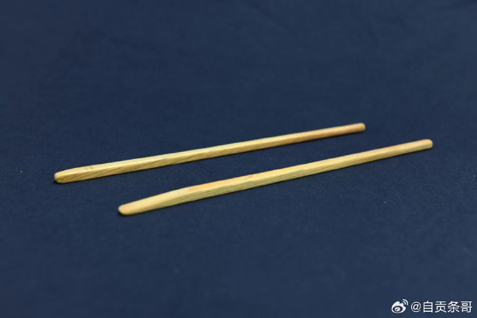 自贡市民向市盐博馆捐赠珍贵收藏品-4.jpg