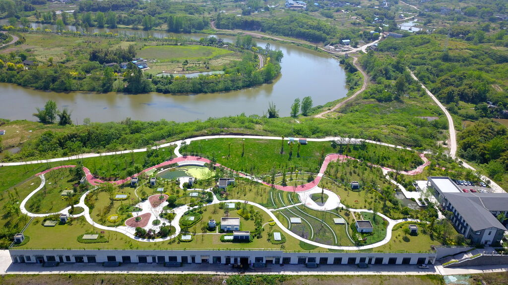 自贡：滨河公园里“藏着”一座污水处理厂-1.jpg