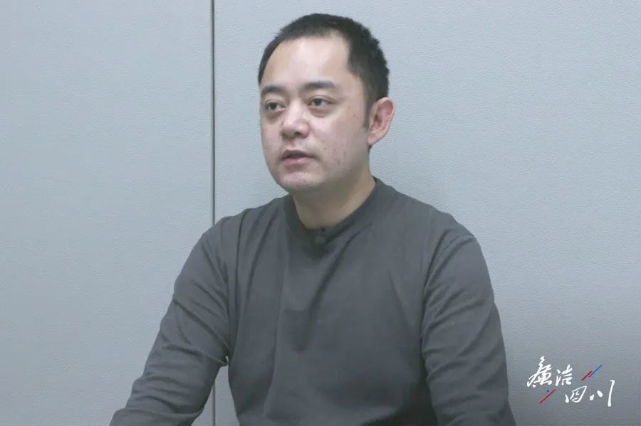 妄想中大奖，甘孜一“80后”出纳员挪用570多万元买彩票-1.jpg