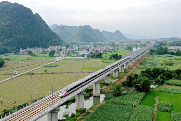 贵阳至南宁高速铁路8月31日全线贯通运营-1.jpg