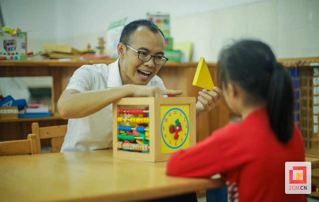 致敬特教老师 | 韩天学：扎根特殊教育的“中国好人”-1.jpg
