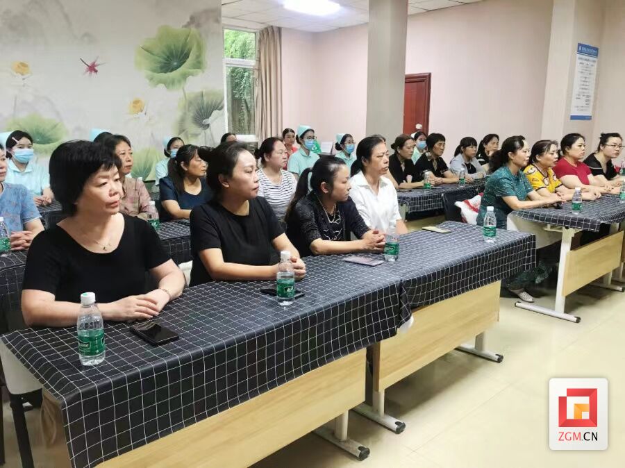 沿滩龙湖远达社区组建“老年认知障碍专家团”-3.jpg