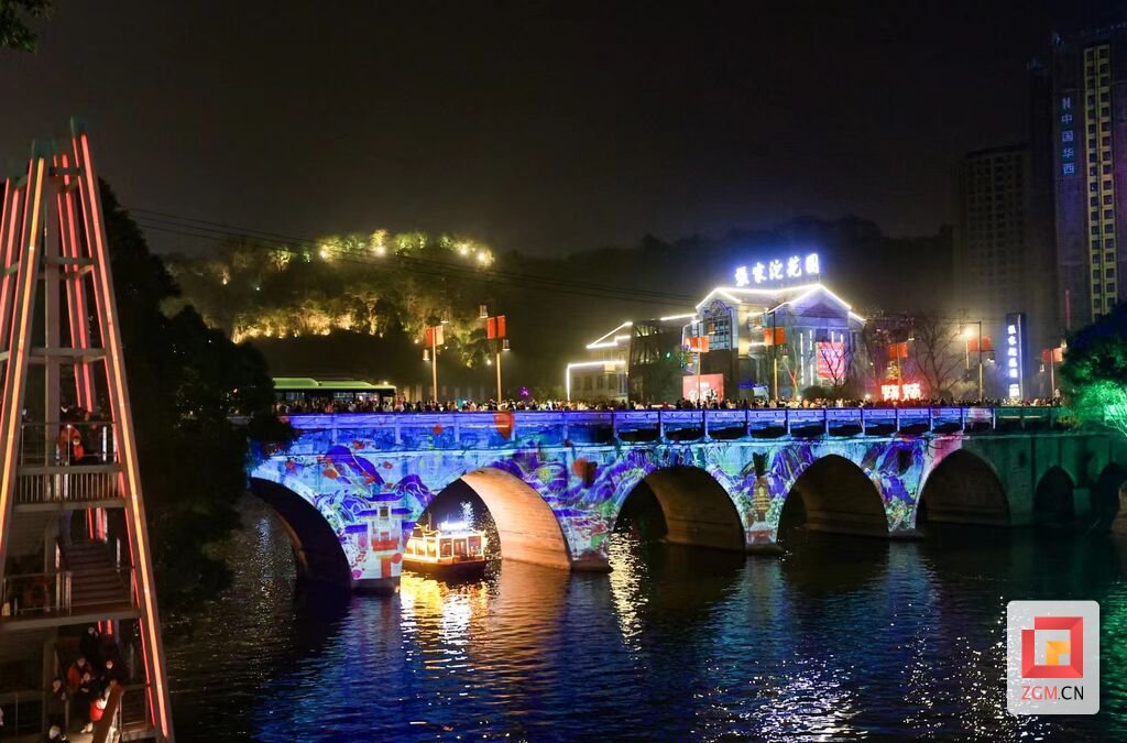 自贡重磅推出“烟火盐都·不夜釜溪”中秋国庆欢乐游-2.jpg