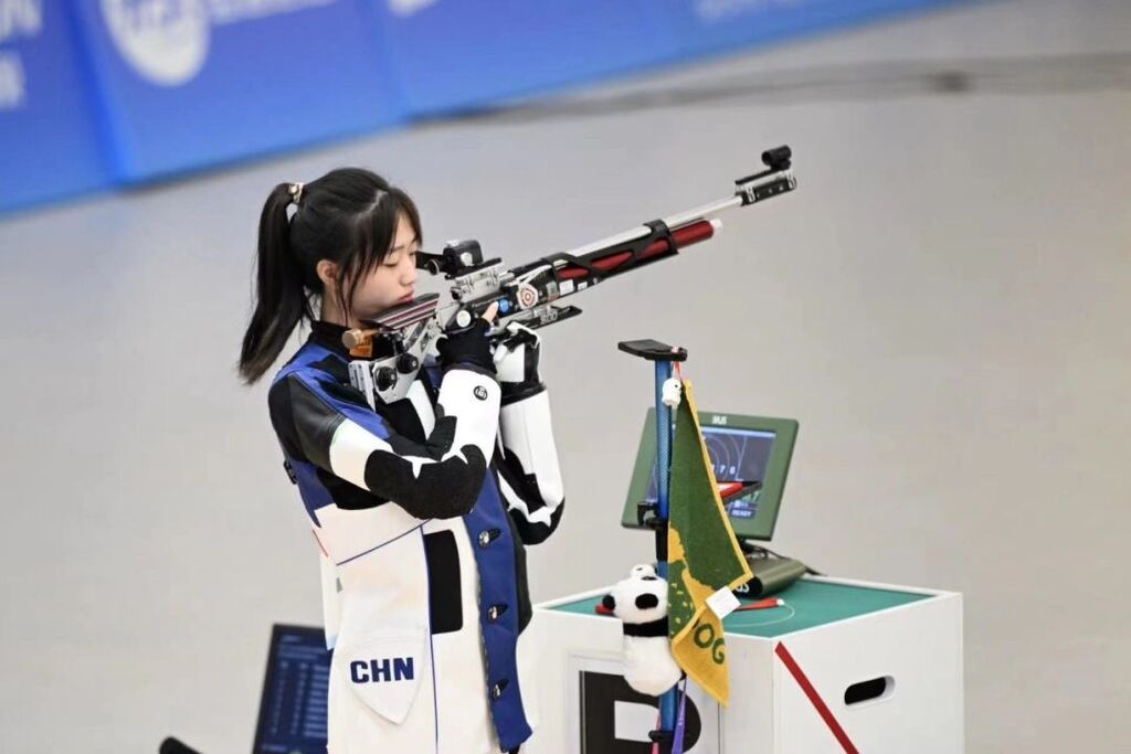 首个双冠王！17岁小将破纪录！-3.jpg