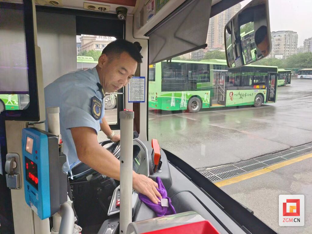 【持续更新】节日中的坚守｜自贡有你更精彩-27.jpg