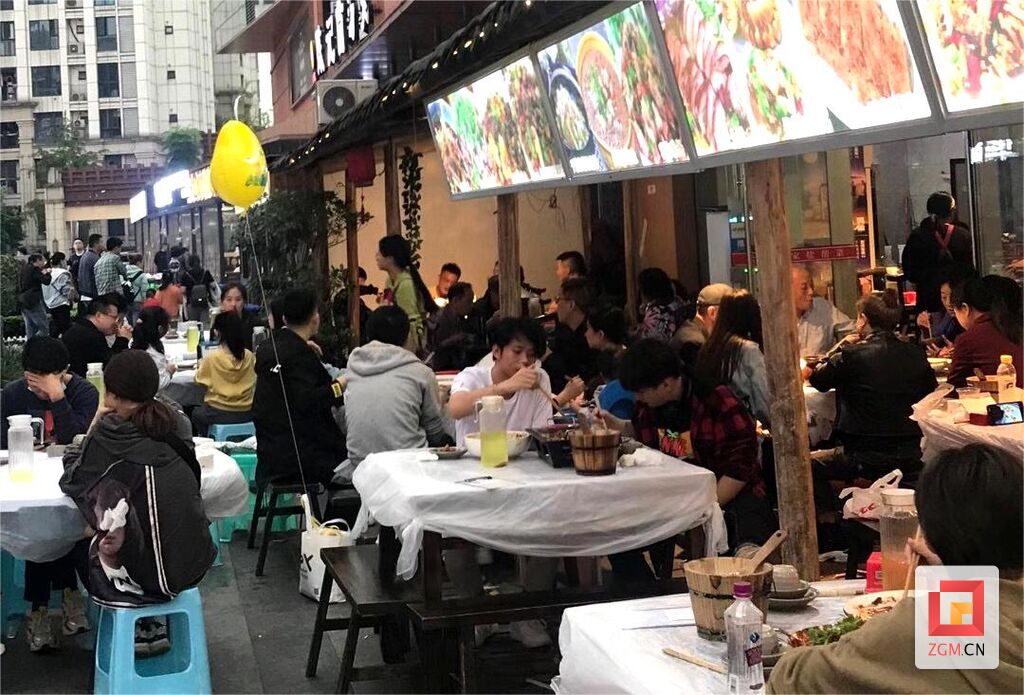 自贡味道实力圈粉！重点美食街区假期餐饮收入超1000万元-5.jpg