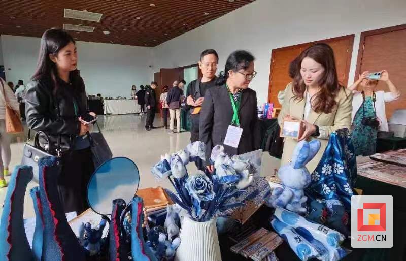 自贡扎染亮相中国成都国际非物质文化遗产节-2.jpg