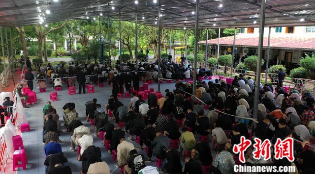 突破性战果！2349名缅北电诈犯罪嫌疑人一次性移交我方-2.jpg