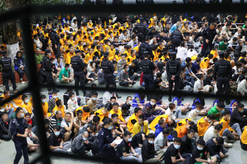 910名缅北电诈嫌疑人移交昆明警方-1.jpg