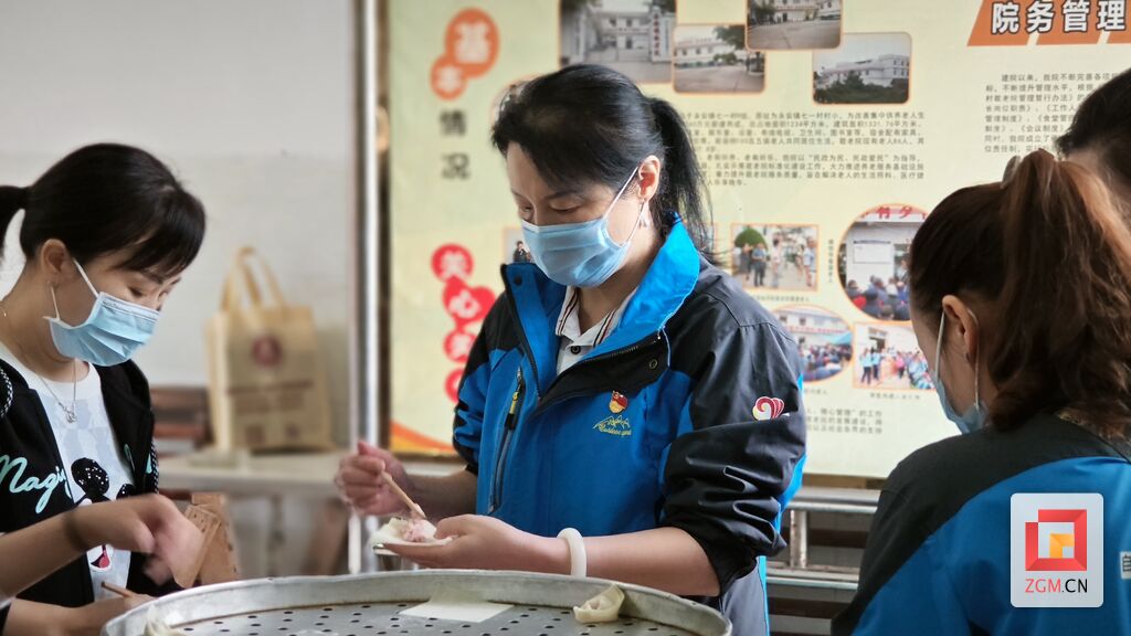 暖！志愿服务乡村行走进敬老院-7.jpg