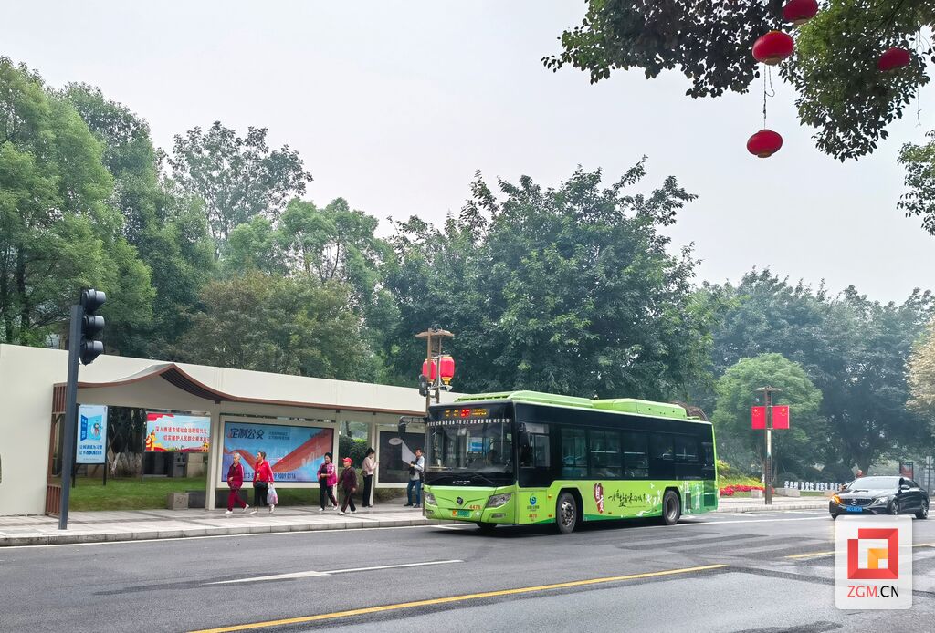 【聚焦群众关切①】公交便民有温度 市民出行更舒心-3.jpg
