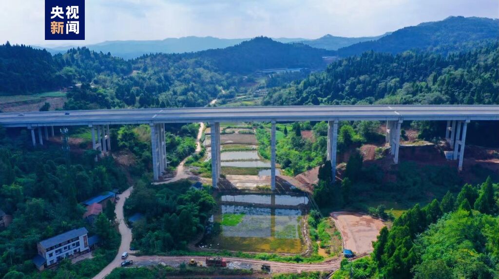川渝间又添一条高速公路 铜安高速重庆段今通车-2.jpg