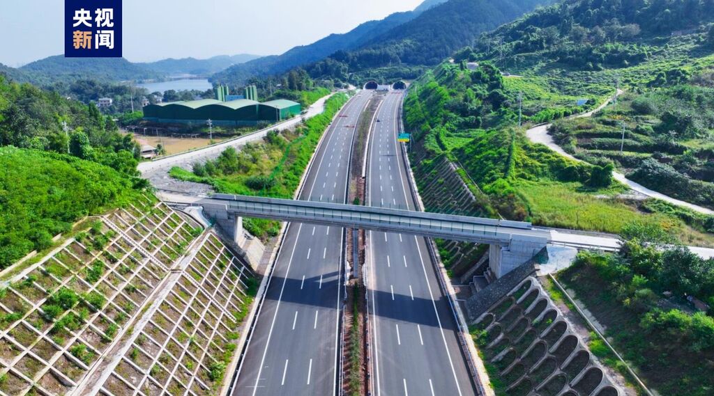 川渝间又添一条高速公路 铜安高速重庆段今通车-1.jpg