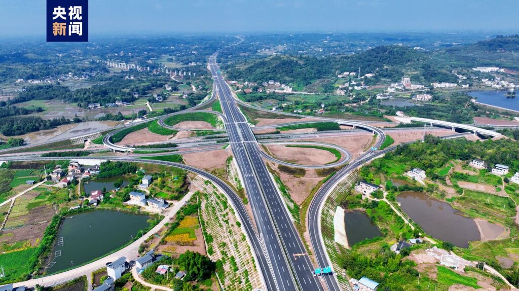 川渝间又添一条高速公路 铜安高速重庆段今通车-3.jpg