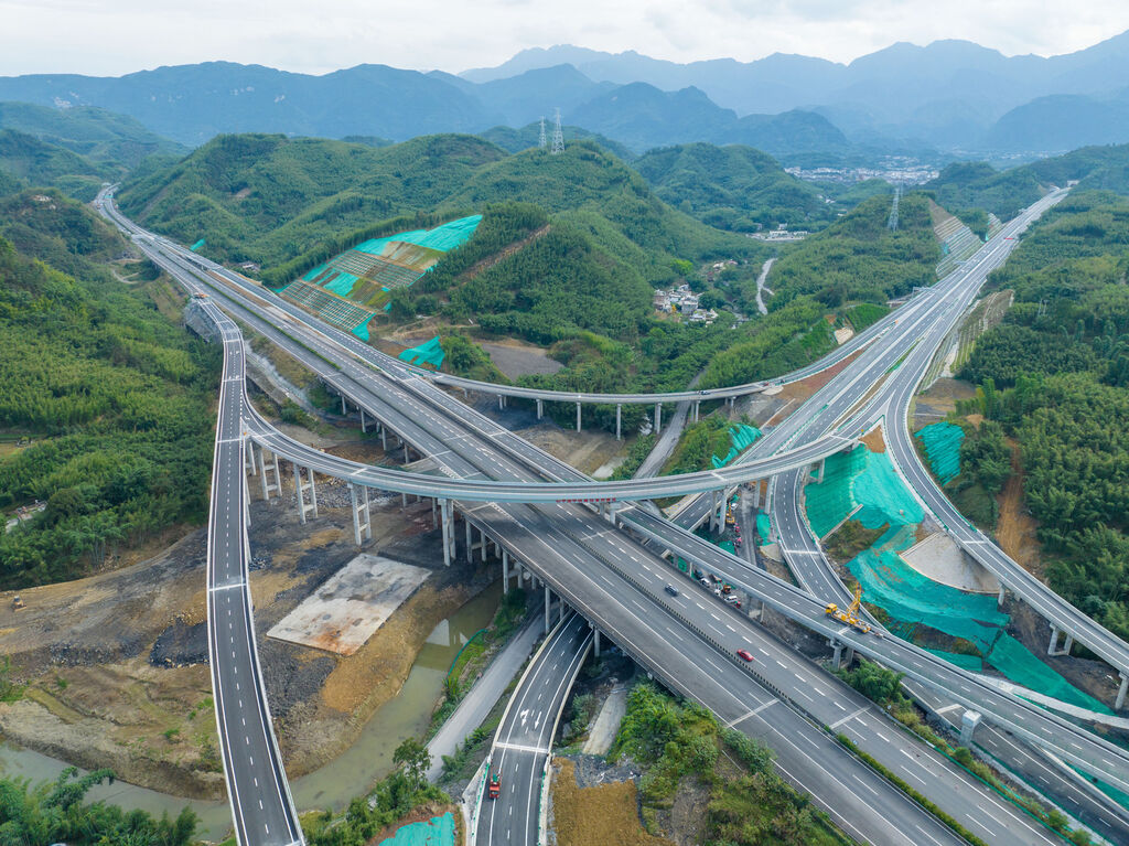 宜威高速今日通车！沿线川滇黔美食美景先睹为快-5.jpg
