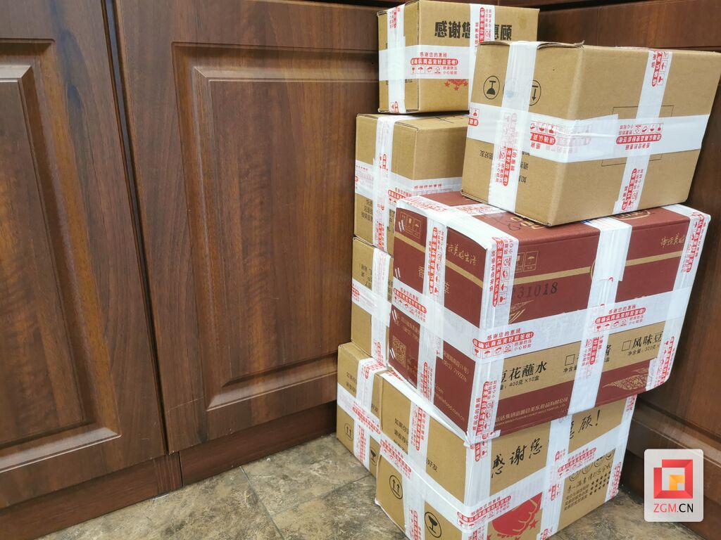 民生观察 | 天气渐冷年味渐浓 冬日限定“自贡腊味”飘香街头-5.jpg