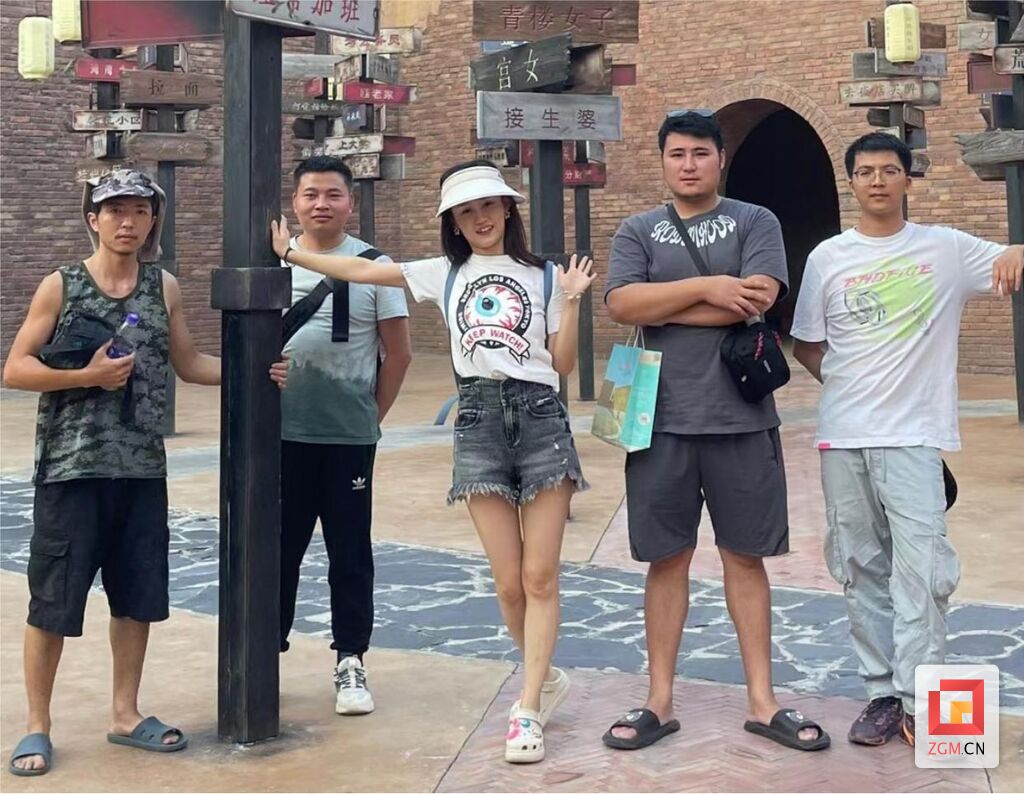 【新自贡人⑰】舒绍林：半个自贡人 满口自贡话 一名彩灯人-4.jpg
