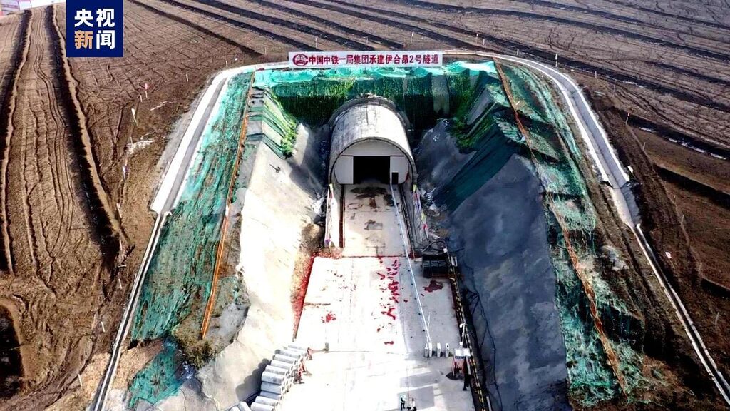 西成铁路最新消息！甘肃段甘南境内首座隧道顺利贯通-2.jpg