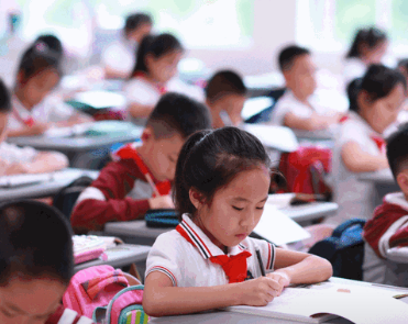 请问能否取消课后服务？小学一个班，近半戴眼镜-1.png