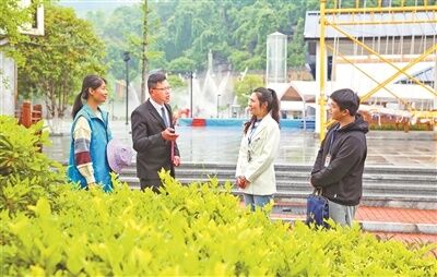 一场培训绕道去2处景点 多地通报违规旅游典型问题-1.jpg