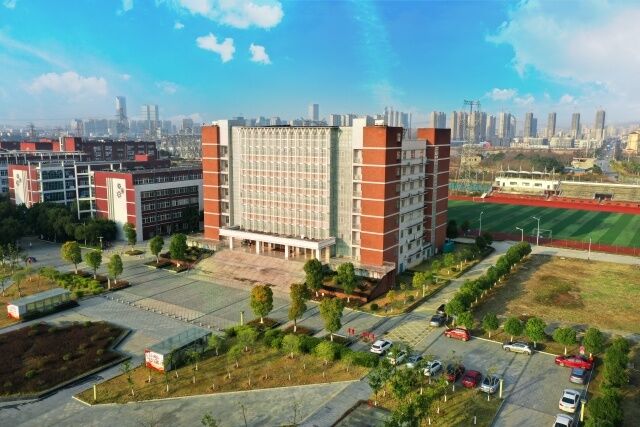 “鼠头鸭脖”事发5个月后，涉事高职院校党政领导双双去职-1.jpg