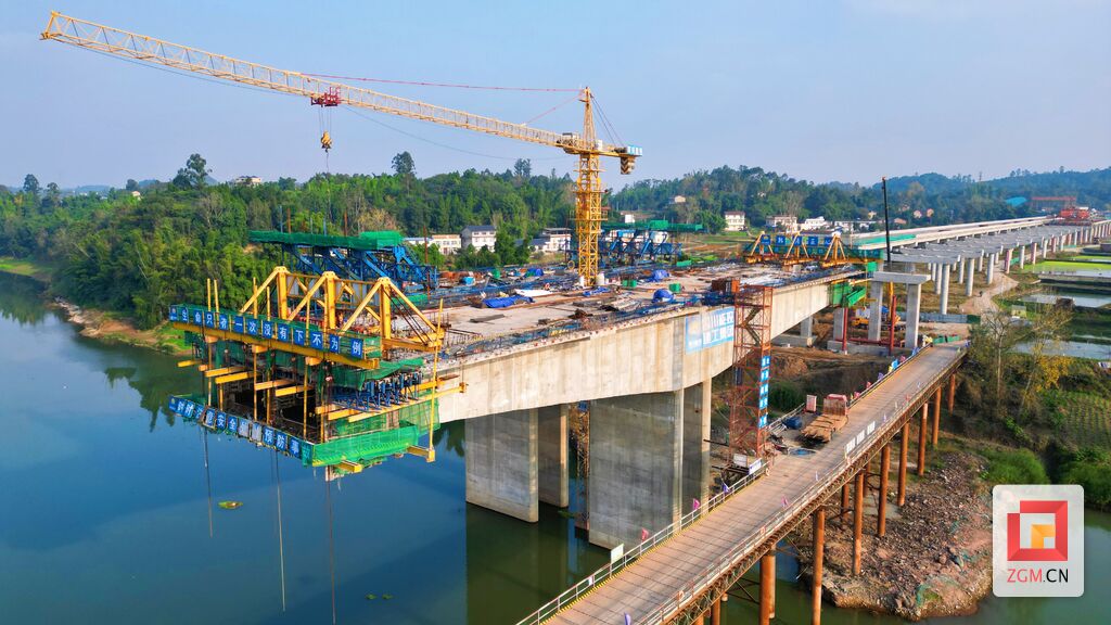 【聚焦重大项目】S436东湖至富世段项目建设正酣 力争2024年4月主桥合龙-2.jpg