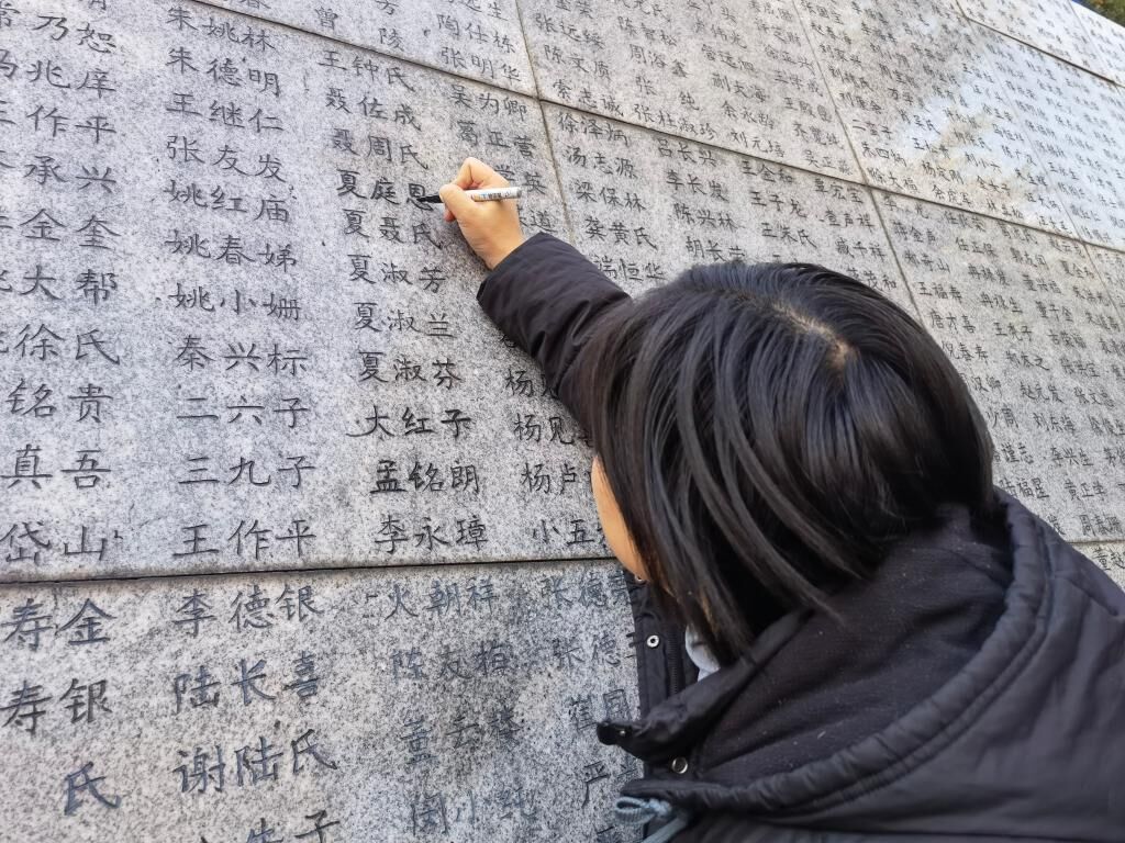 南京举行大屠杀死难者家祭活动 幸存者仅剩38位-3.jpg