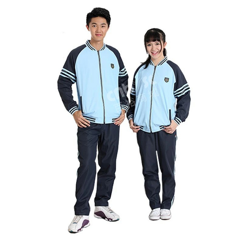 LV新款酷似中国校服？网友：花70元享受7万元-2.jpg