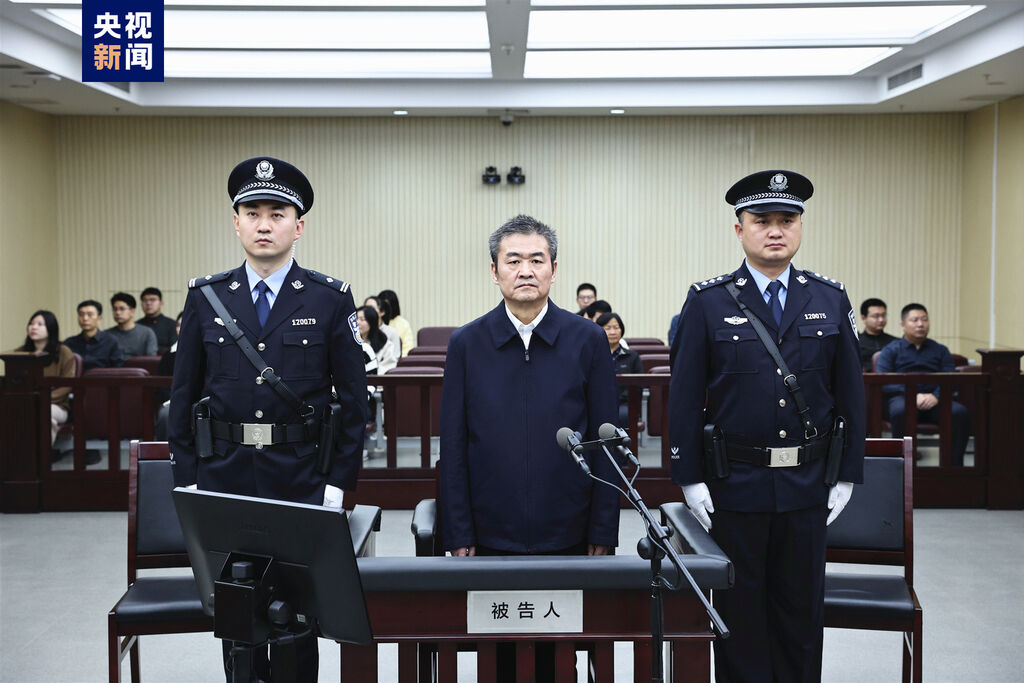 青海省委原常委李杰翔一审被控受贿8823万余元-1.jpg