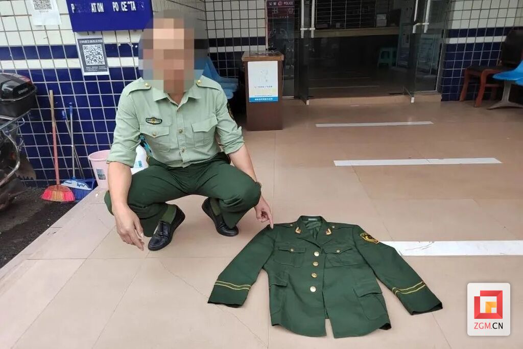 富顺一男子假冒军人卖军鞋 被民警巡逻时抓获-2.jpg