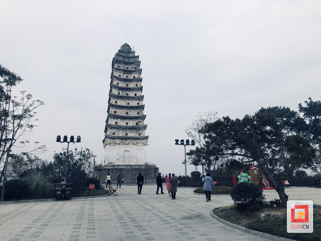 “小县优城·烟火荣州”为民量身定制优生活-2.jpg