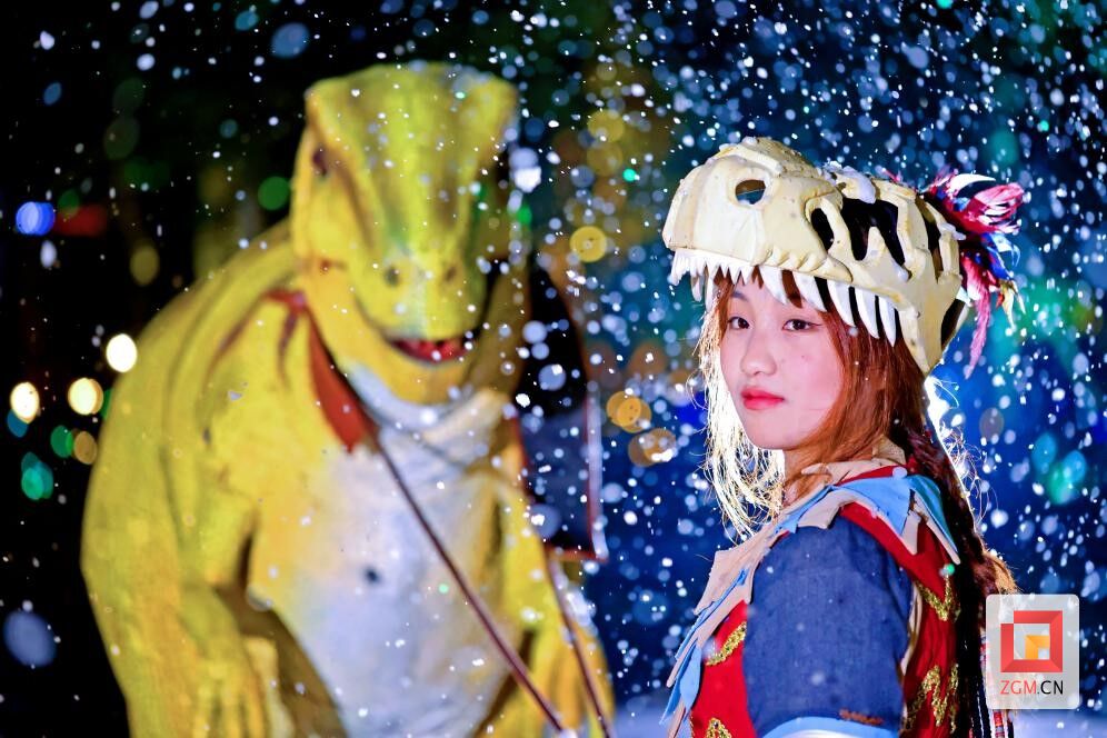 自贡方特计划推出“飞雪跨年夜” 开启欢乐新一年-2.jpg