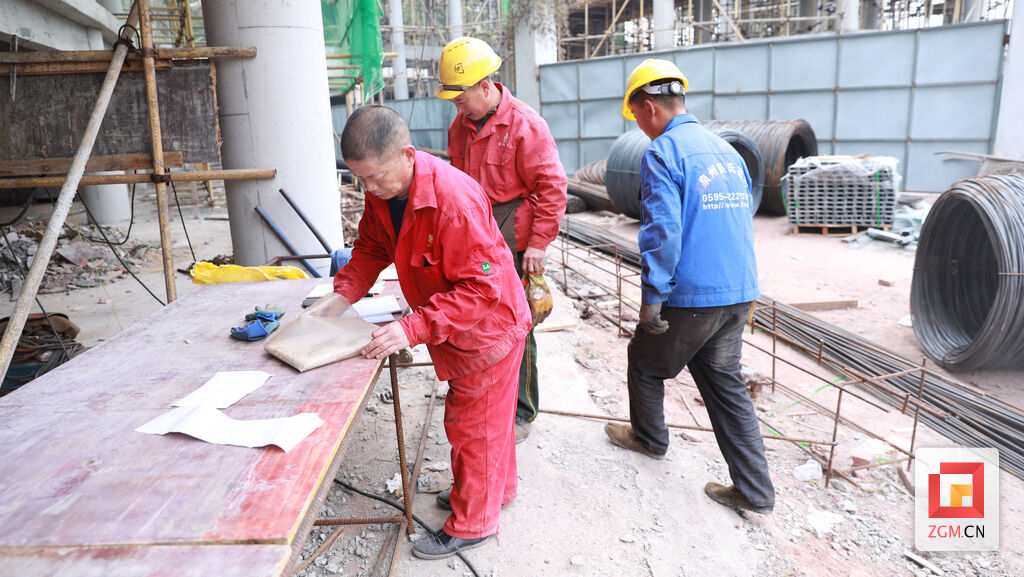 沿滩区仙市镇游客服务中心项目主体封顶 预计明年5月投入使用-2.jpg