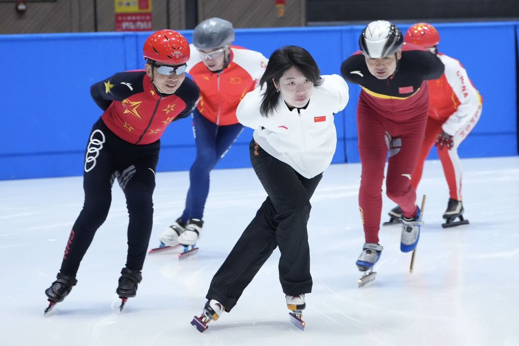 全国大众冰雪季启动 系列活动展示群众冰雪运动成果-2.jpeg