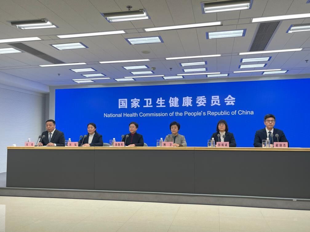 国家卫健委回应冬季呼吸道疾病防治焦点-1.jpg