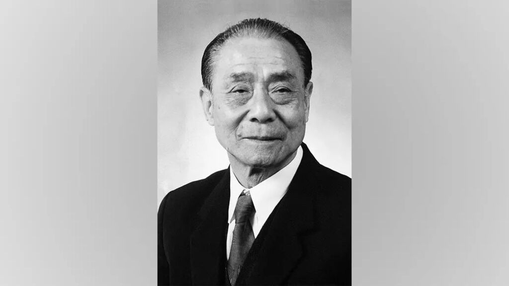 背影丨哀悼！他走了，享年102岁-1.jpg