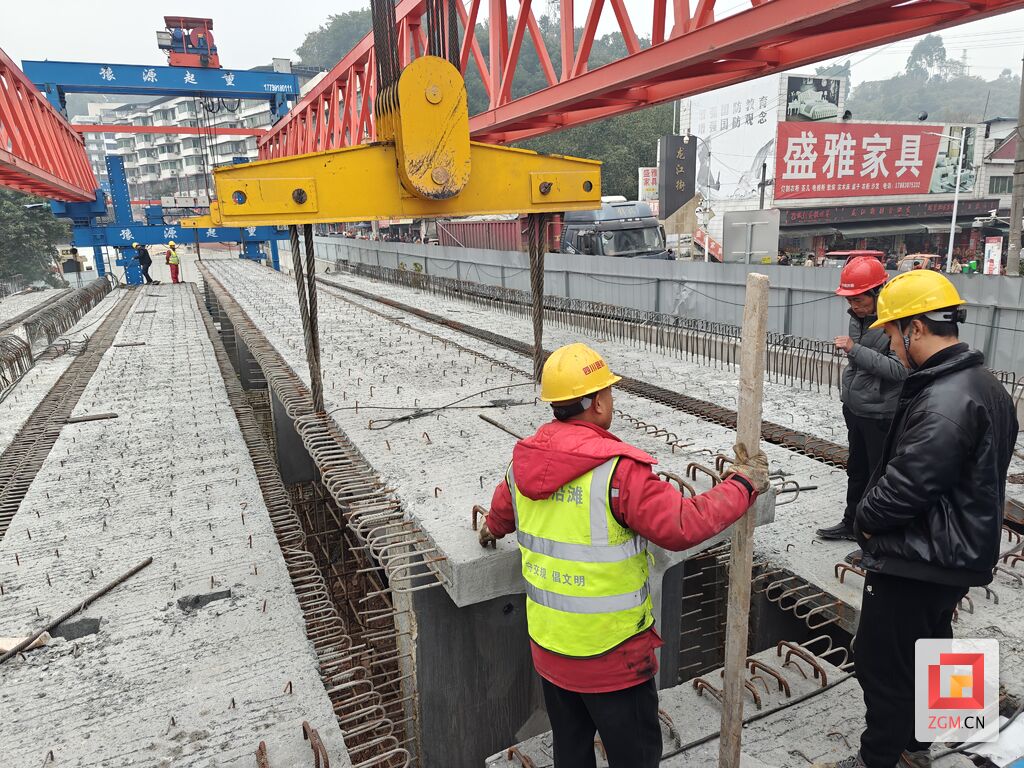 预计明年1月20号通车 邓关街过境公路拓宽工程全力推进-6.jpg