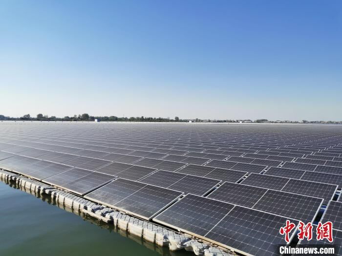 中国单体规模最大水面漂浮式光伏电站全容量并网-1.jpg