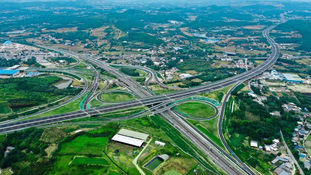 ​@四川人 这些高速公路项目（路段）同日通车！通行指南来了-4.jpg