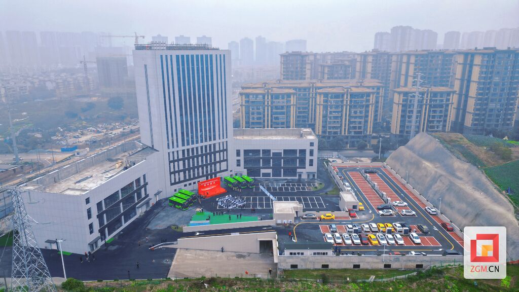 好消息！汇西公交首末站和智慧公交停车场建成投用！-1.jpg