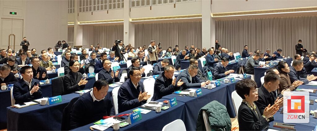 【快讯】自贡市氢能装备制造产业园落地授牌 三大氢能项目集中签约-2.jpg