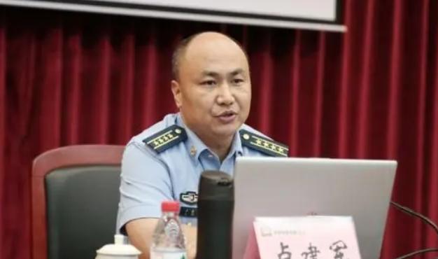 屡次建功的战斗机飞行员，出任地级市副市长-1.jpeg