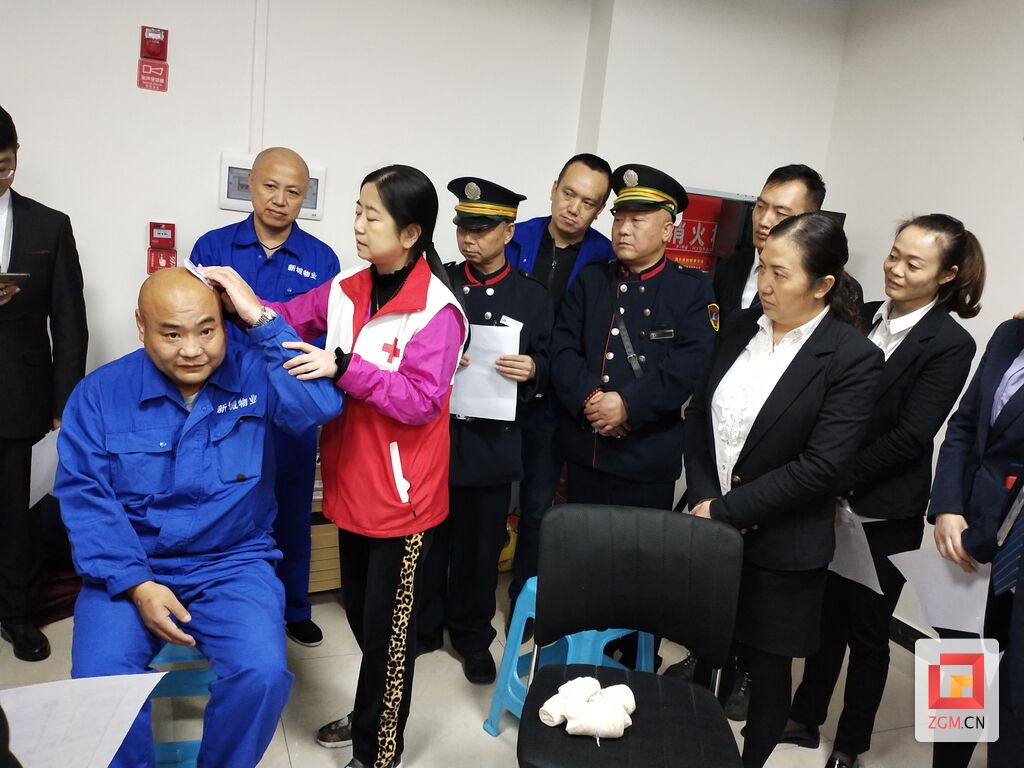 全市唯一！自贡何曼萍获评全国红十字志愿服务先进典型-1.jpg