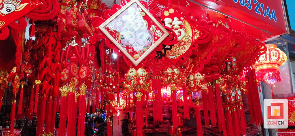 好喜庆！自贡年货市场一片“红”“红”“红”……-1.jpg