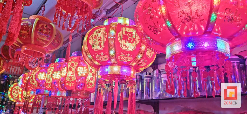 好喜庆！自贡年货市场一片“红”“红”“红”……-3.jpg