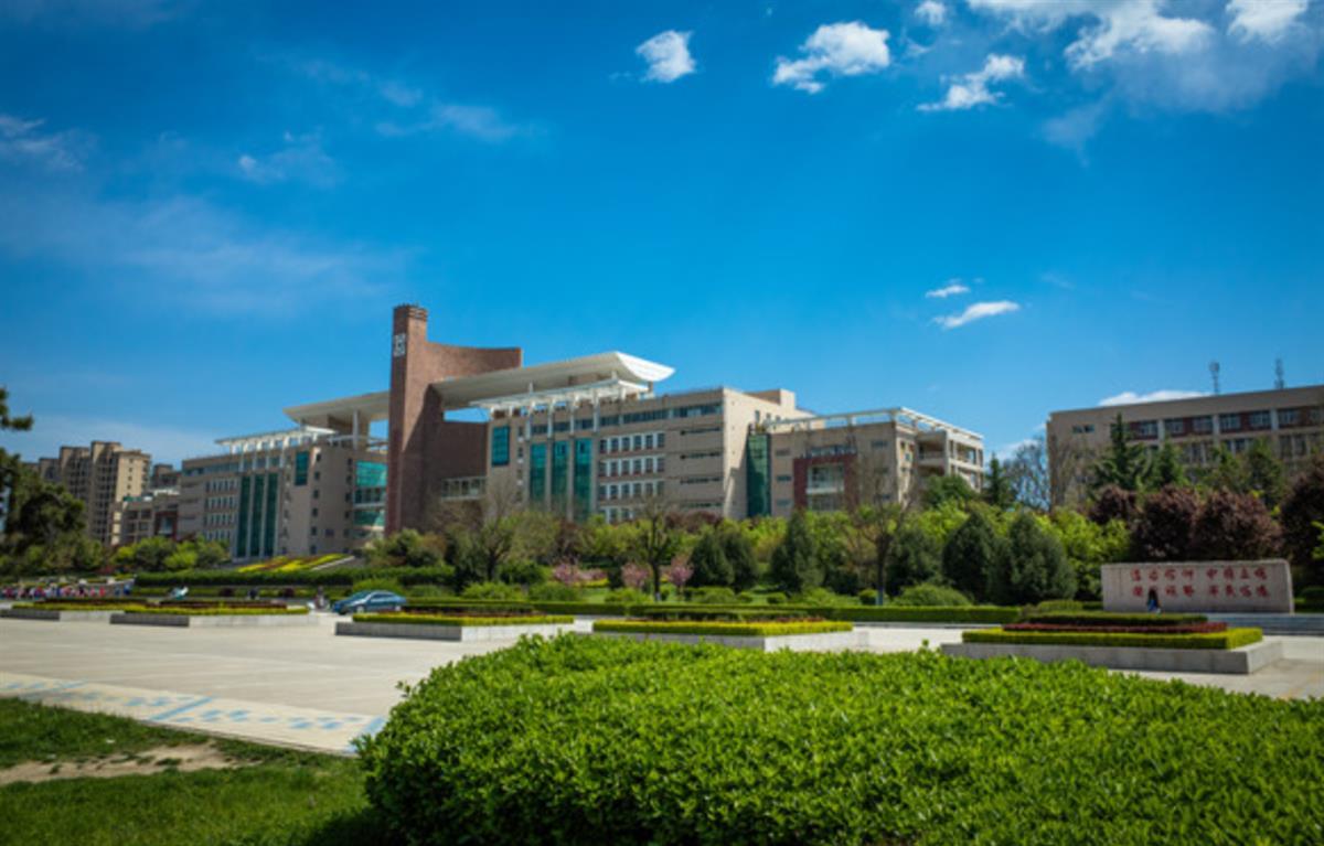 西北政法大学一女生作弊被抓，反拍视频曝光监考官？校方回应-3.jpeg